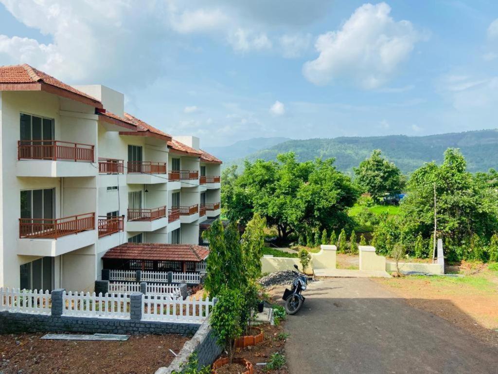 Villa La Mira Casa Karjat Exterior foto